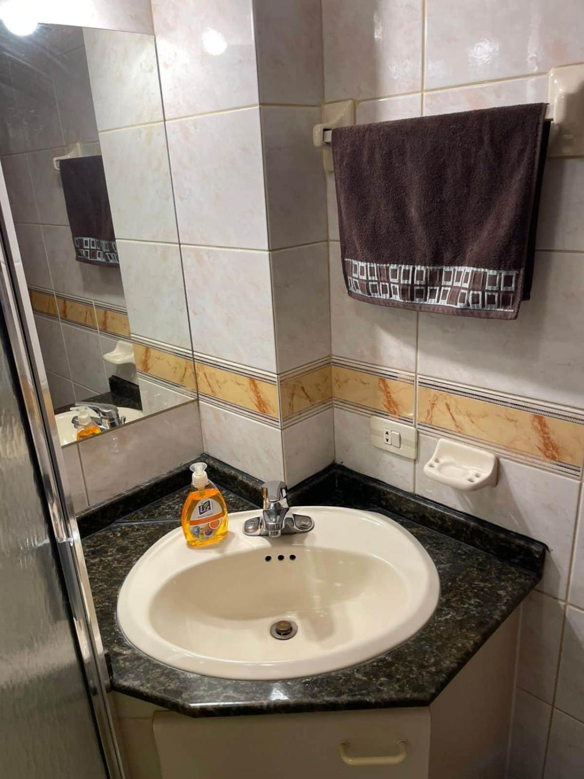 Muy Cerca De La Embajada De Eeuu Apartamento